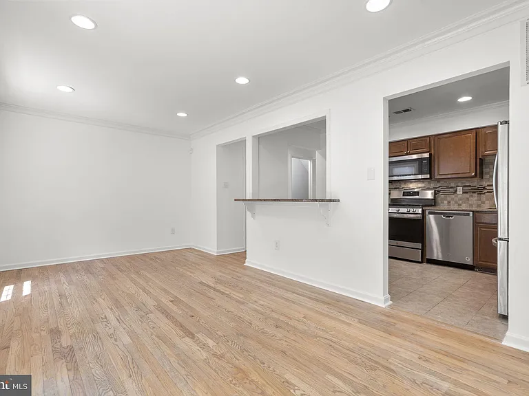2407 Alsop Ct — Photo 13