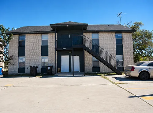 1710 Benttree Dr #B Photo 1
