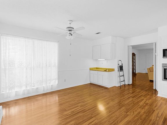 5th image of 3203 Cherry Creek Dr