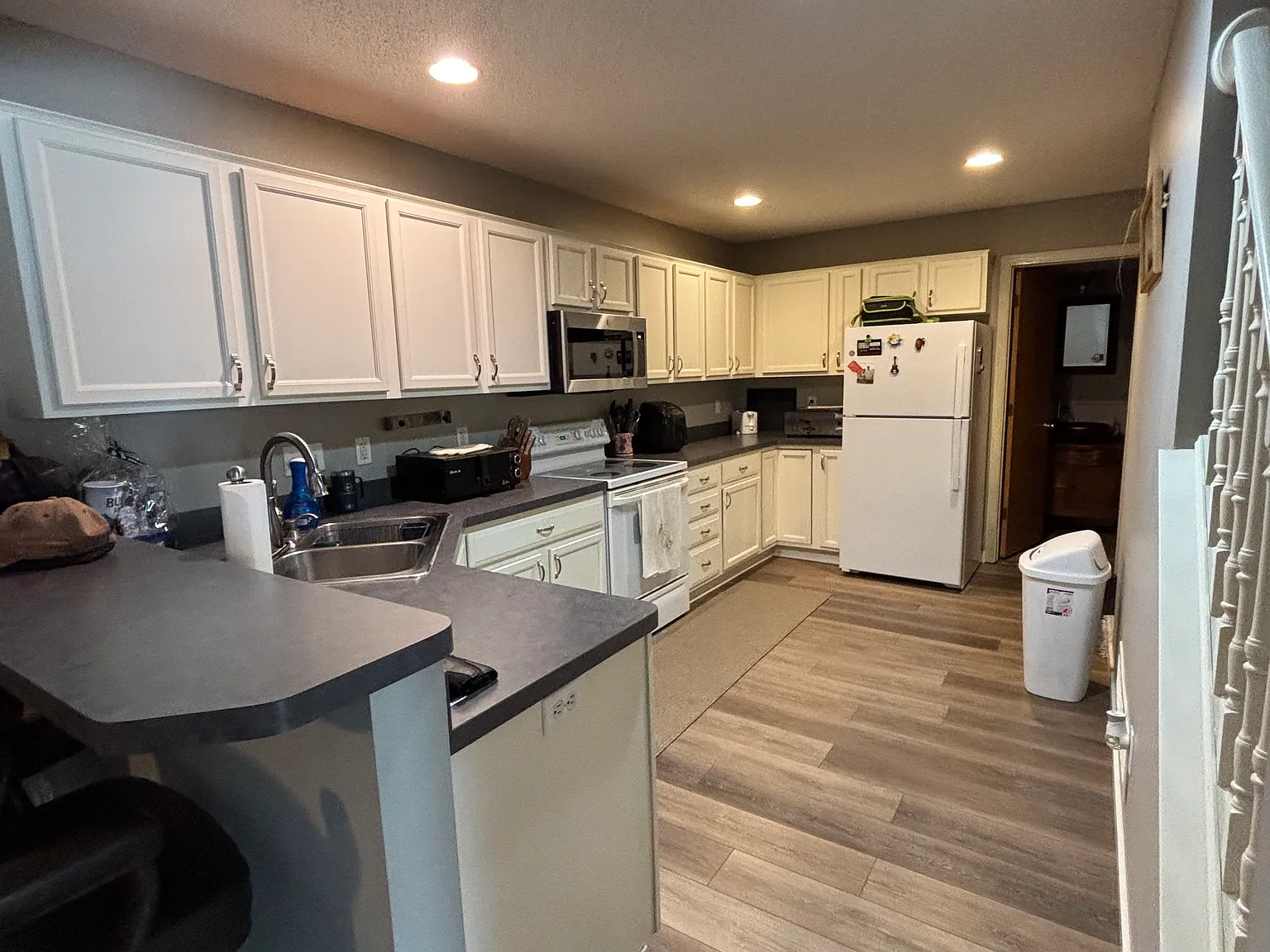 2 bed, 1.5 bath, 1370 sqft, $2,100 — Photo 4
