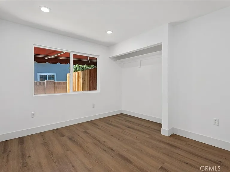 24543 Penfield St — Photo 13
