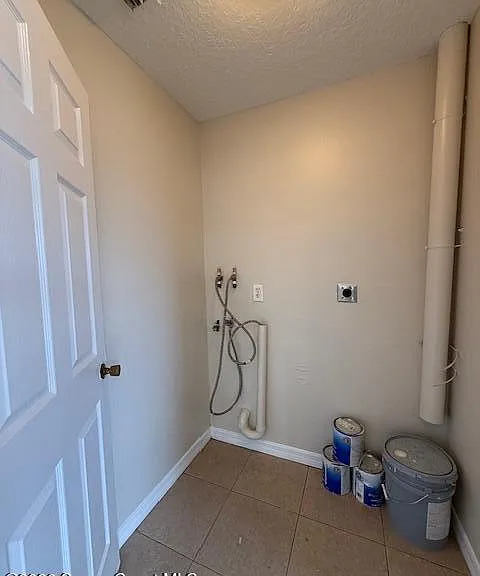 660 Minnie St — Photo 9