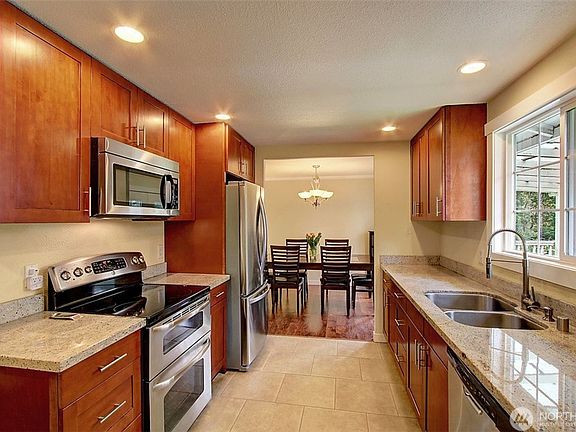 5th image of 11618 NE 61st St