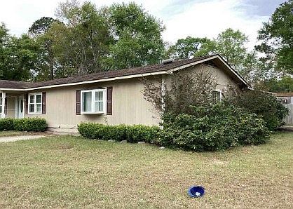 2nd image of 11 Grant Ln
