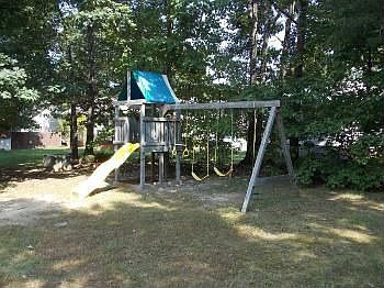 3rd image of 17 Kingston Ct