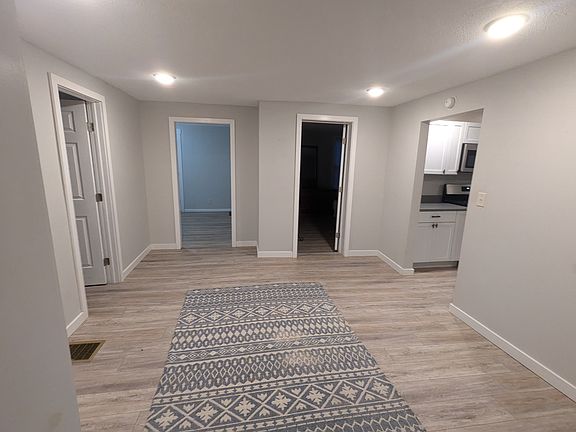 5th image of 709 N 7th St