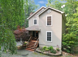 101 Seneca Trl, Dingmans Ferry, PA 18328