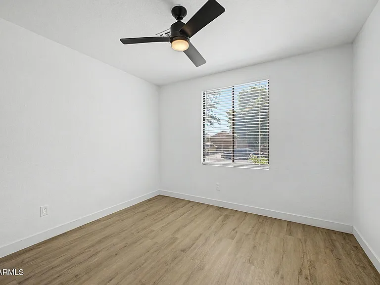 16813 N 113th Ave — Photo 21