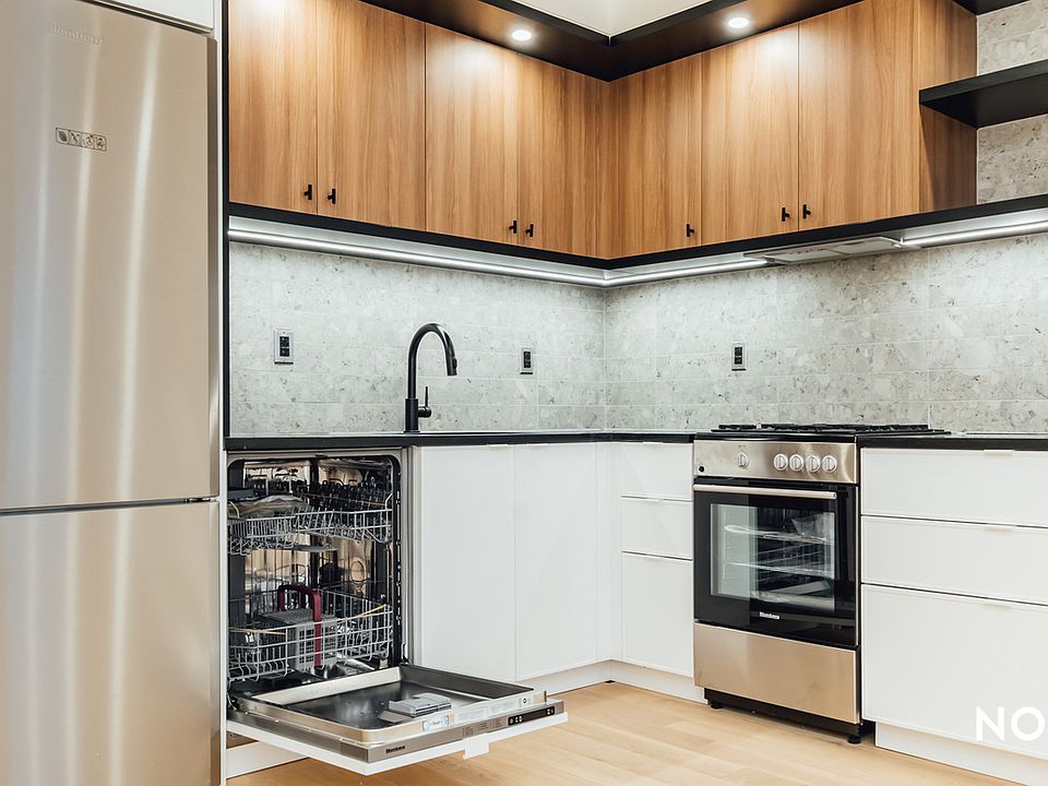 1st image of 1901 10th Ave #1F