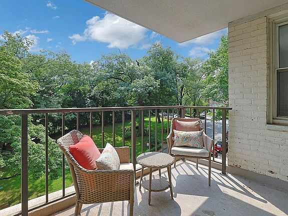 2nd image of 4555 Henry Hudson Pkwy APT 407