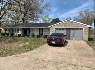 507 Memorial Dr, Paris, TN 38242