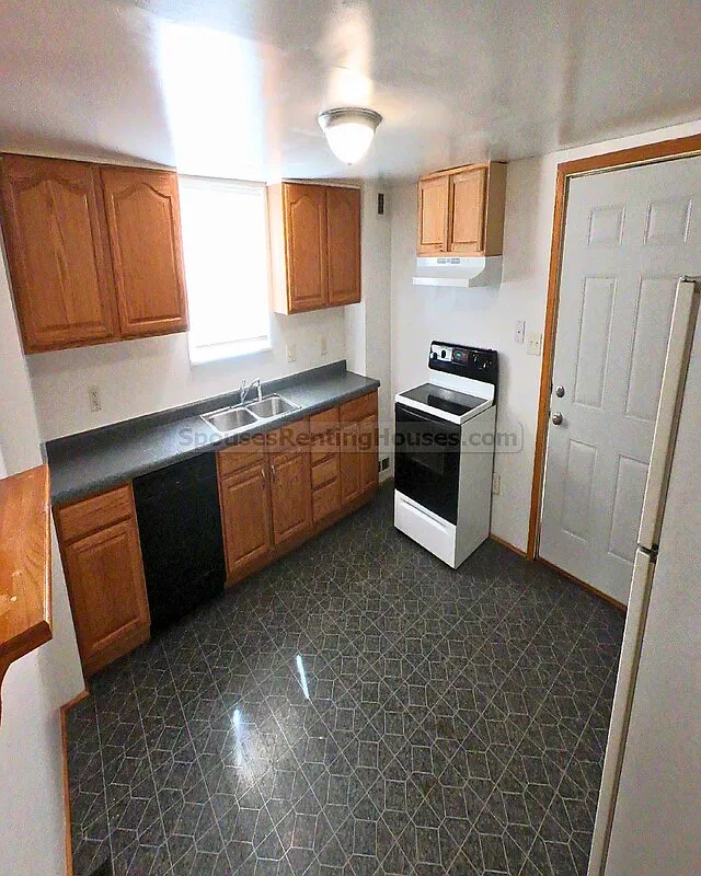 2 bed, 1.0 bath, $899 — Photo 3