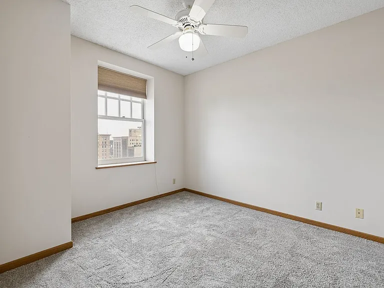 139 N 11th St #1003 — Photo 16