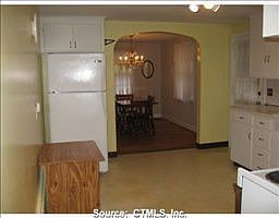 5th image of 230 Woodland St