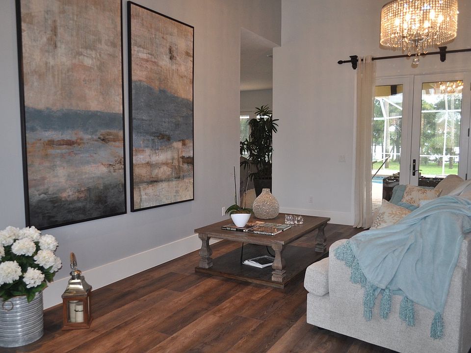 1st image of 413 Sorrento Dr