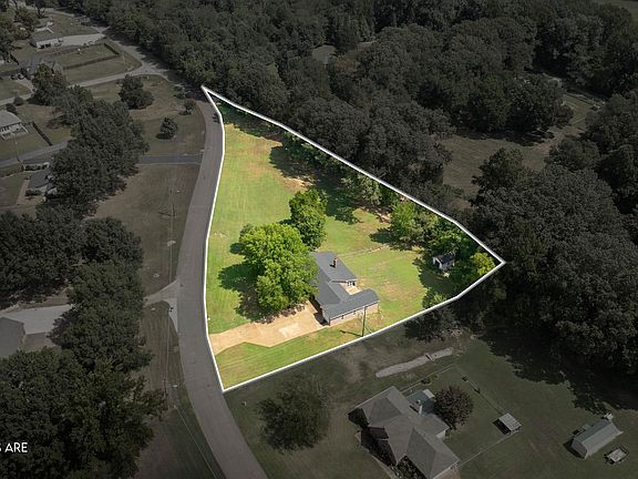 2nd image of 285 Woodbridge Rd