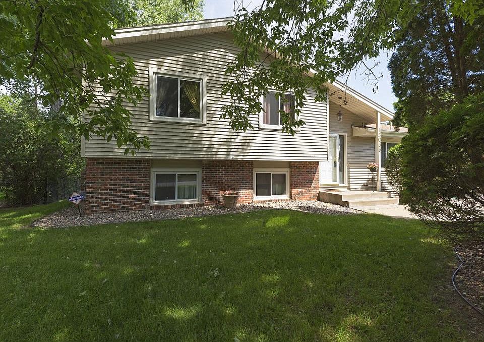 1st image of 15033 Butternut Ln