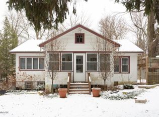 10282 Gordon Dr, Union Pier, MI 49129