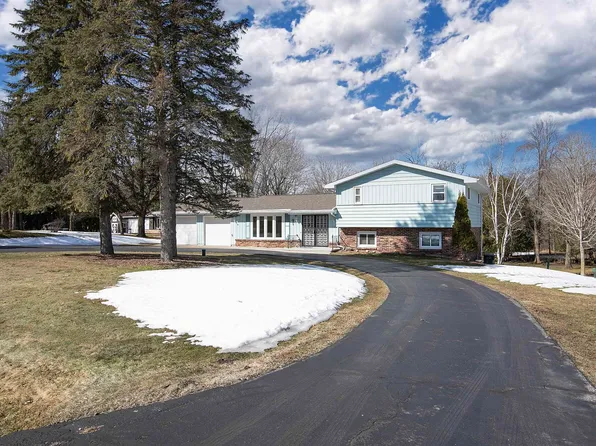 N1267 River Dr, Greenville, WI 54942