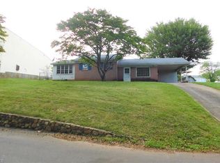 121 Woodruff St, Elkin, NC 28621