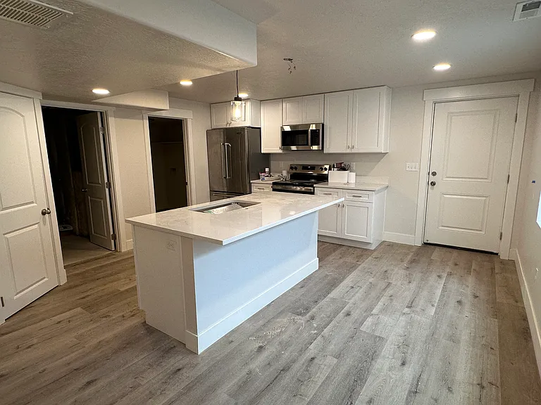 13586 S Watts Ln — Photo 2