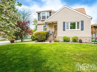 358 Old Post Rd, Edison, NJ 08817