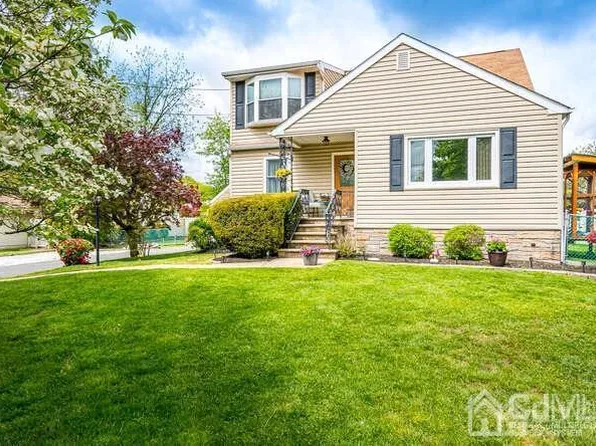 358 Old Post Rd, Edison, NJ 08817