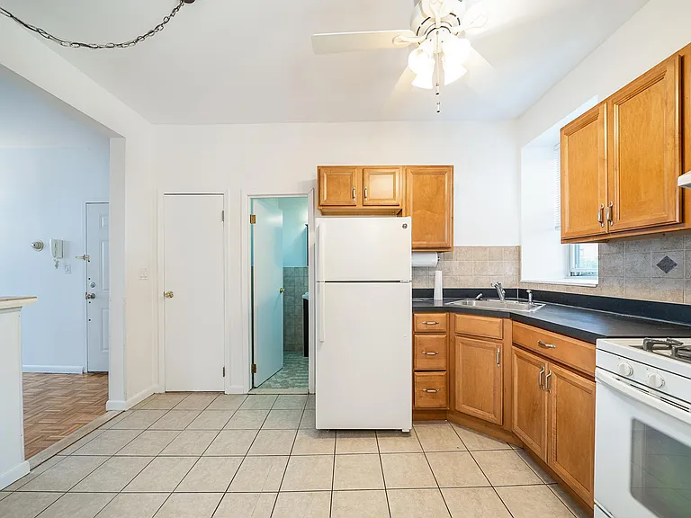 314 Paterson Plank Rd #3B — Photo 10