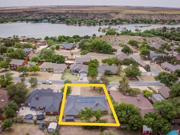 26 Highland Dr, Ransom Canyon, TX 79366