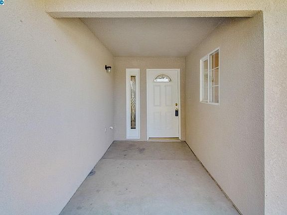 4th image of 5033 Avenue 309