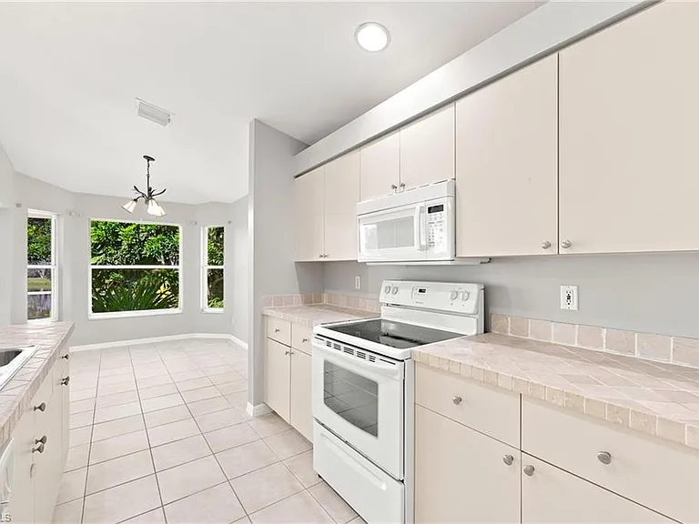 25925 Pebblecreek Dr — Photo 13
