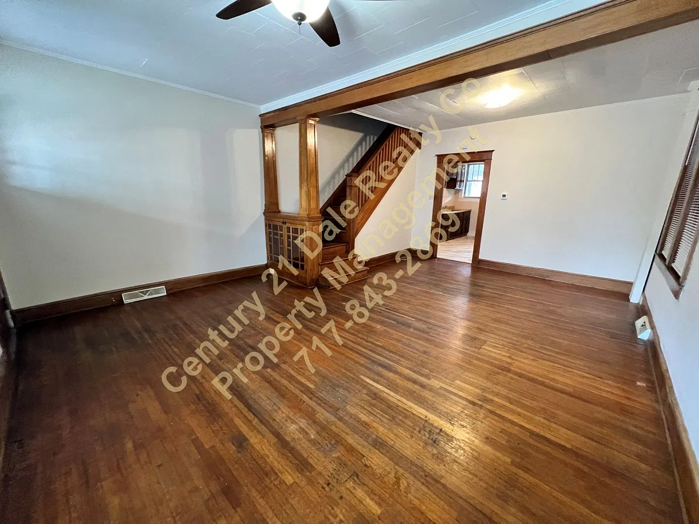 College Avenue 306 E — Photo 3