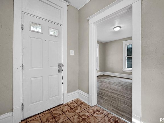 2nd image of 315 W Nebraska Ave