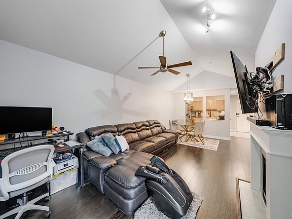 4th image of 9688 148th St #405