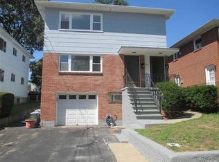 11 Juniper Rd, Port Washington, NY 11050