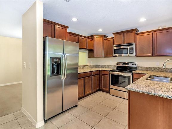 5th image of 363 Carina Cir