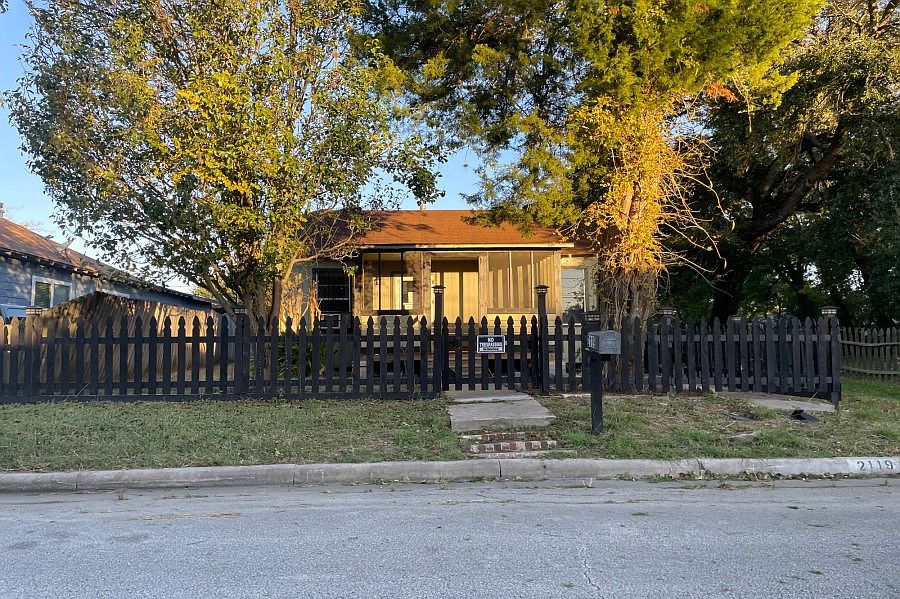 1st image of 2119 Carolina St