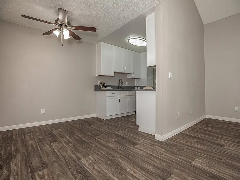 Peartree Apartments — Photo 48