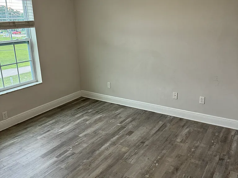 2505 Druid Rd E — Photo 10