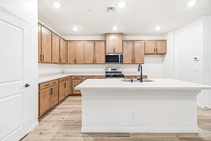 3 bed, 2.5 bath, $2,506 — Photo 1