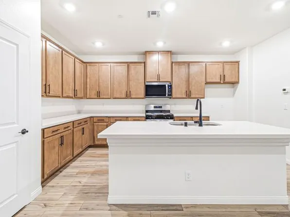 12560 Kings Creek Pl, Las Vegas, NV 89138