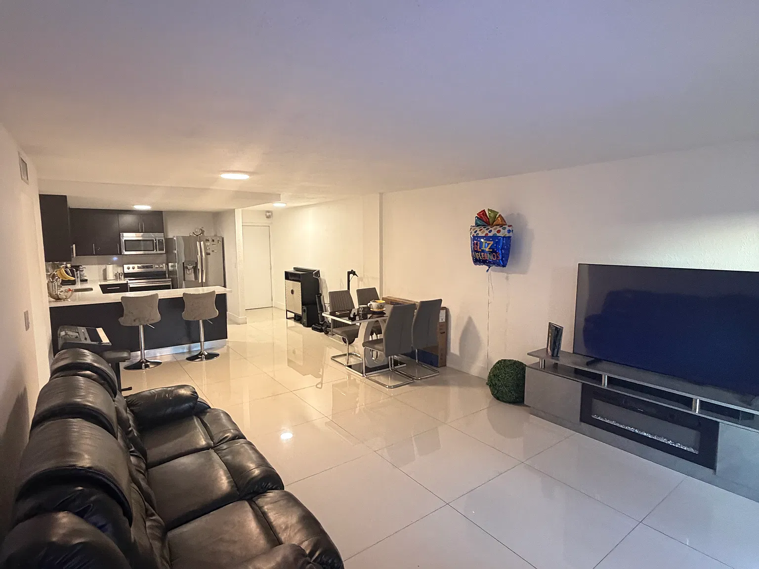 3 bed, 1309 sqft, $2,800 — Photo 2