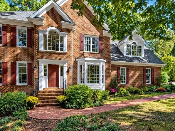 200 Killingsworth Dr, Cary, NC 27518