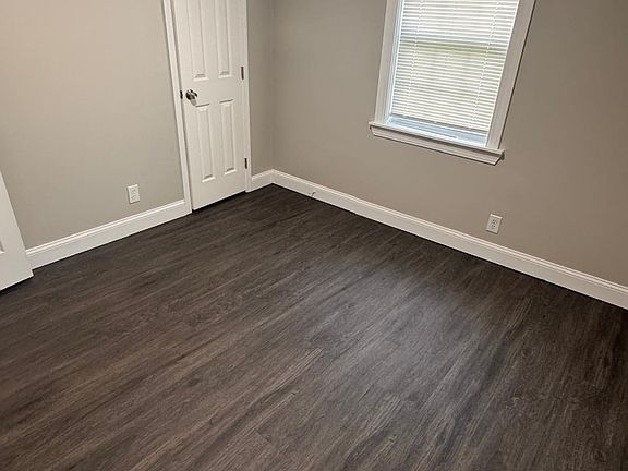 5th image of 77 Charlotte Dr