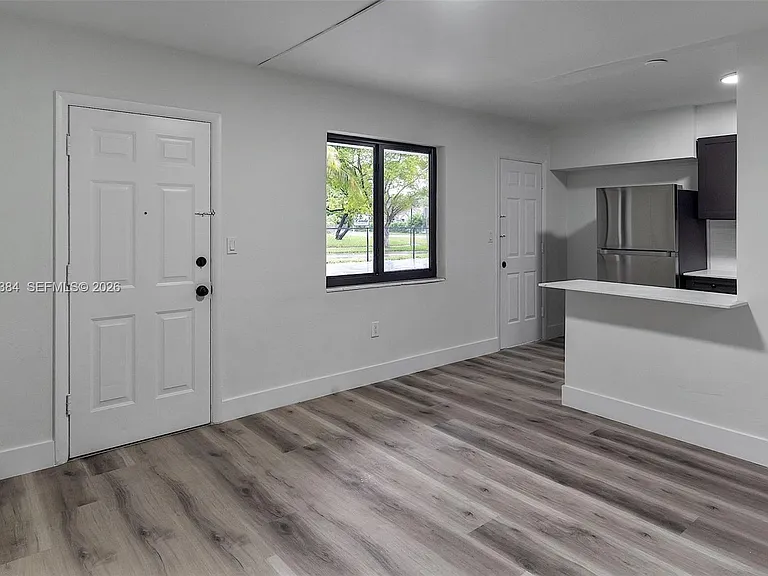 4037 SW 65th Ave #11 — Photo 4