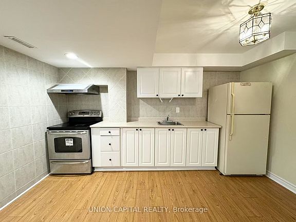 4th image of 46 Clover St #Basement