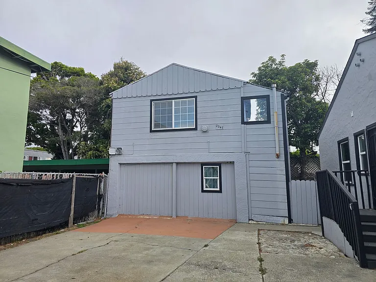 Roosevelt - 2349 — Photo 2