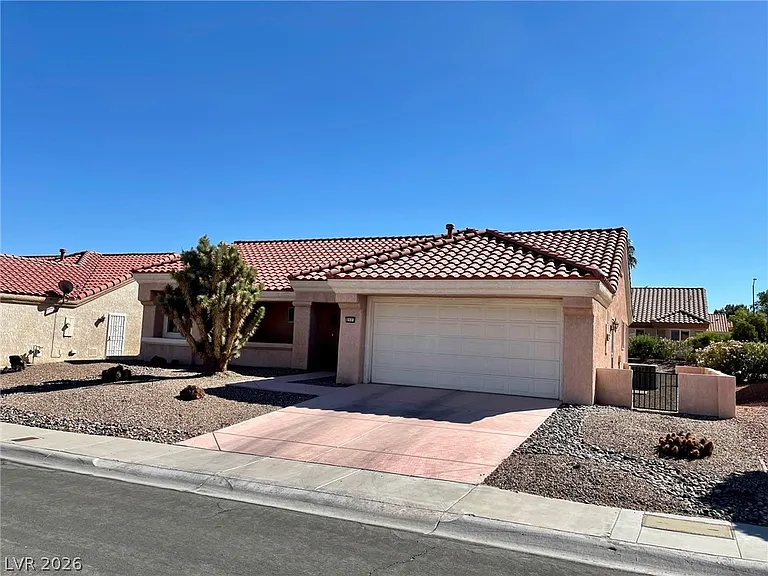 8905 Pennystone Ave — Photo 2