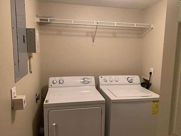 5th image of 102 E 29th St
