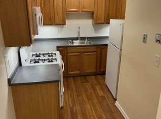 7 Lancelot Ct APT 3, Salem, NH 03079